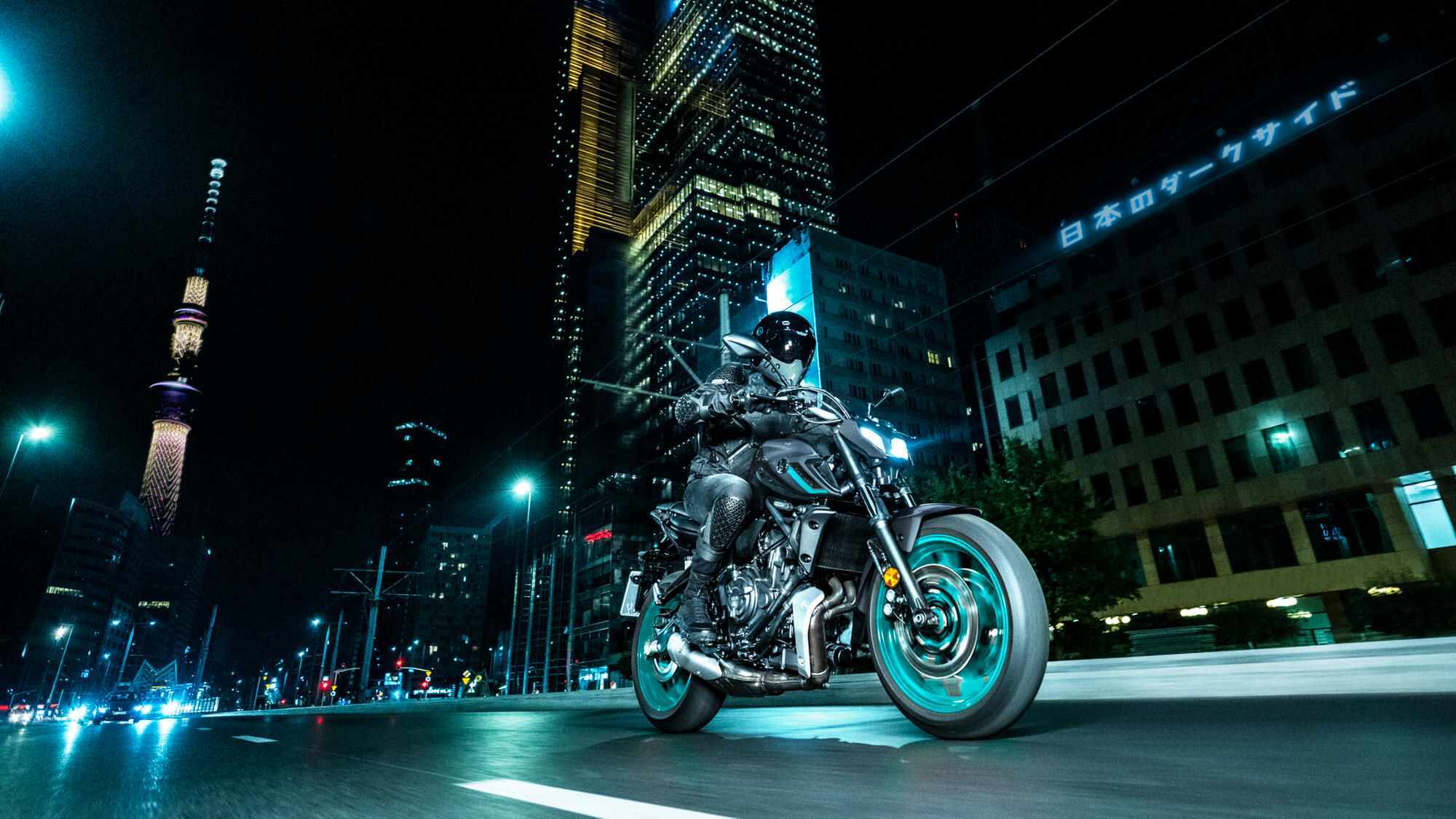 2024-Yamaha-MT07A-EU-Midnight_Cyan-Action-003-03