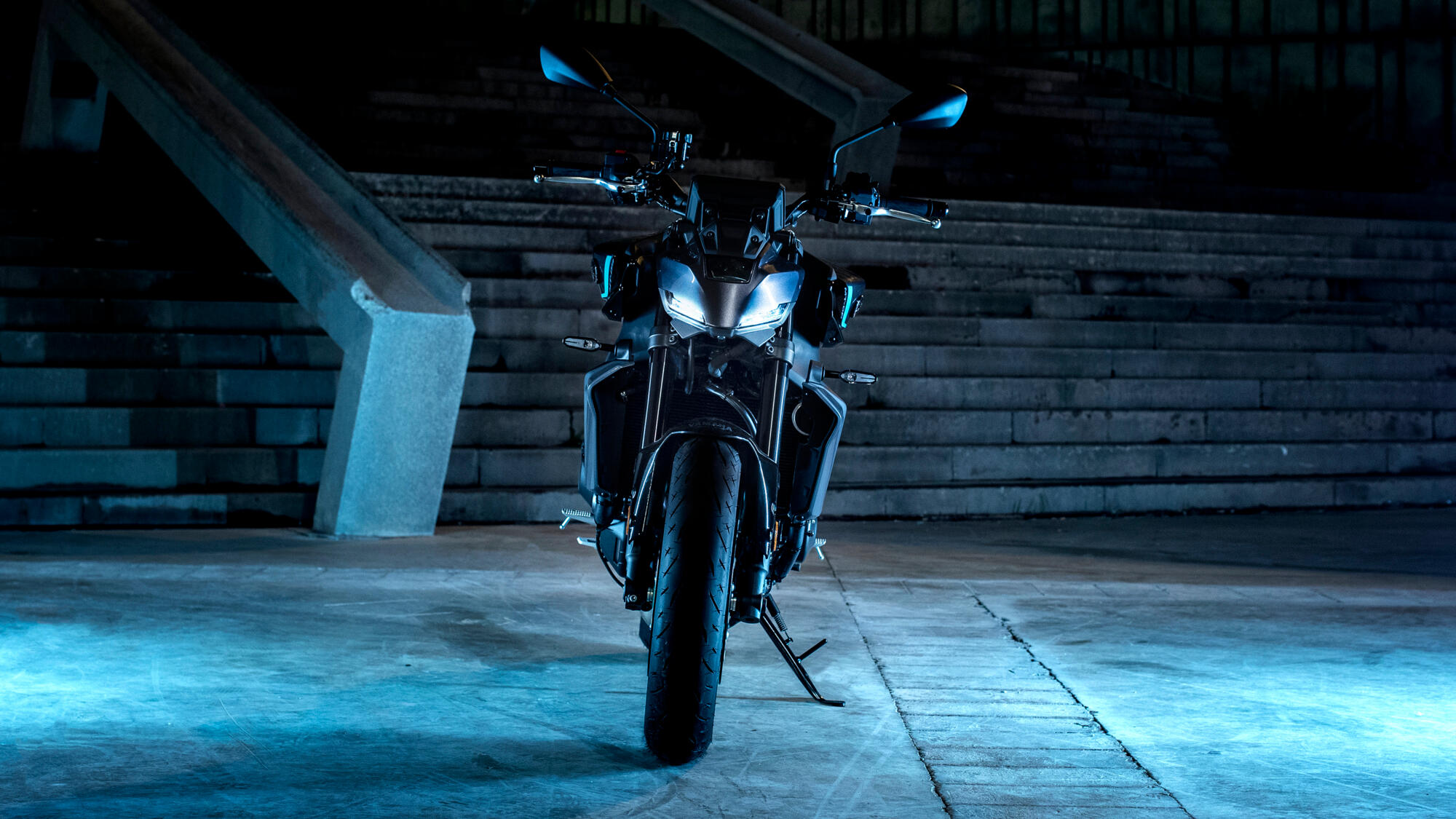 2024-Yamaha-MT09-EU-Midnight_Cyan-Static-010-03