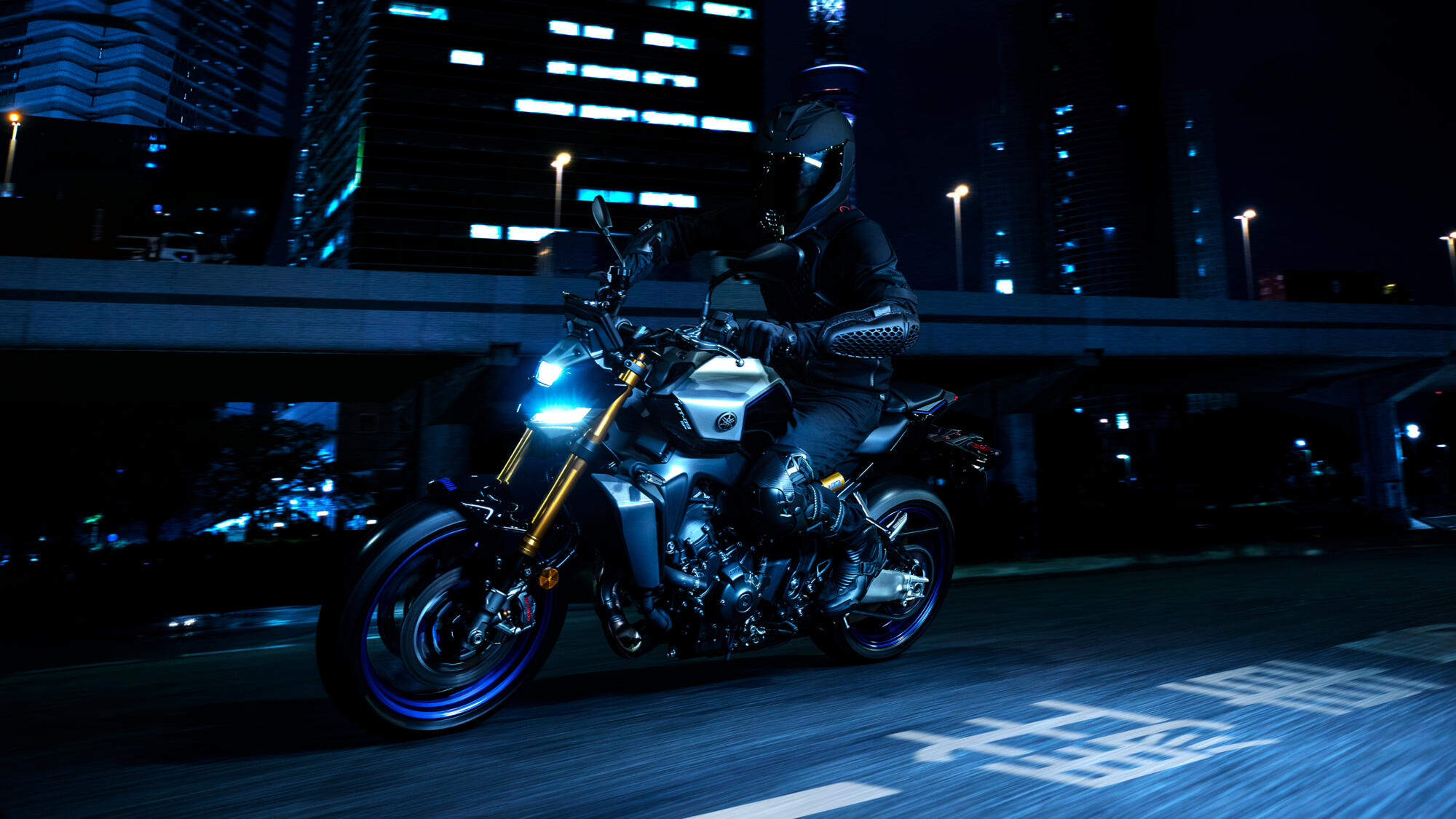 2024-Yamaha-MT09DX-EU-Icon_Performance-Action-011-03